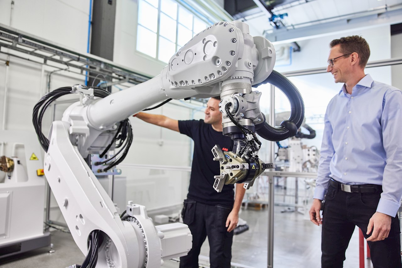 ENDÜSTRİYEL ROBOT ÜRETİMLERİ VE ÇÖZÜMLERİ